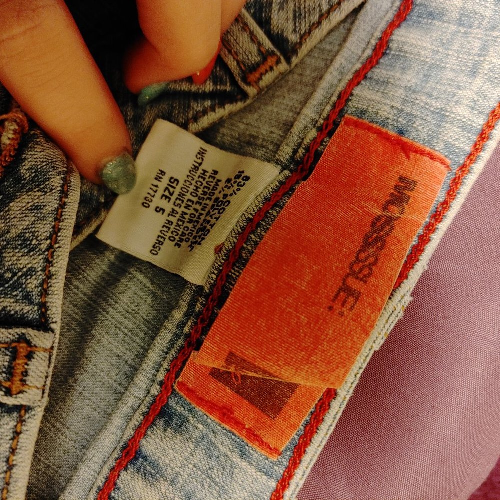 Jeans - Picture 2 of 4